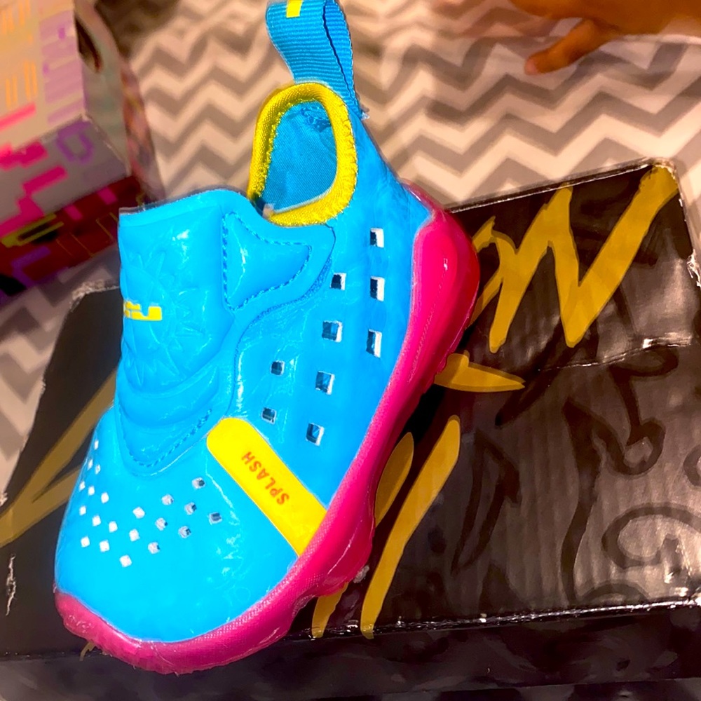Toddler lebrón James sneakers